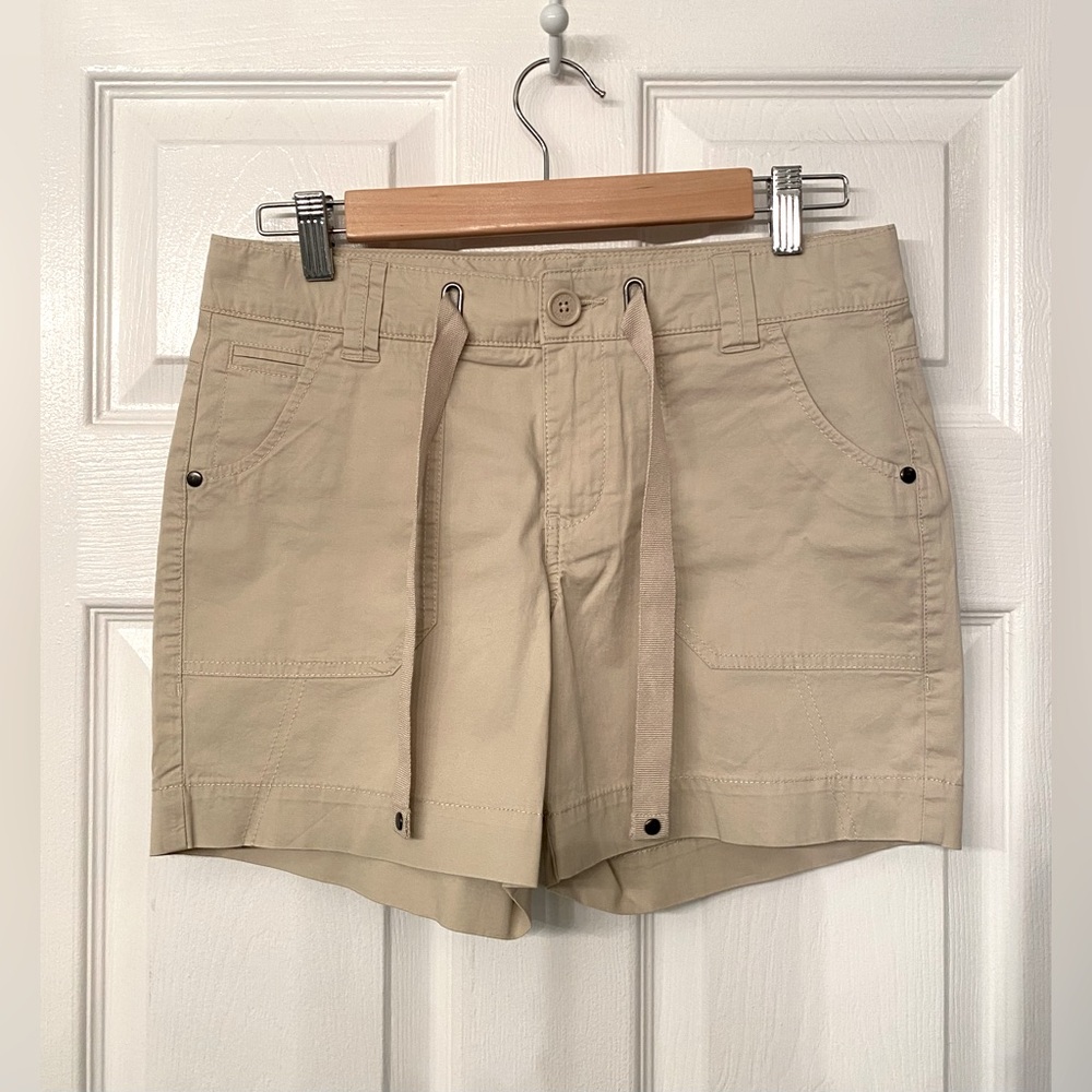 Tommy Hilfiger shorts *GENTLY worn*